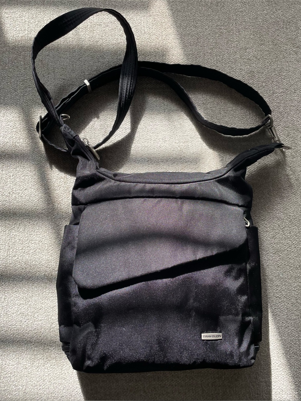 Travelon Anti-Theft Classic Messenger Bag